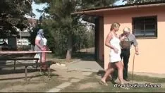 Oynat Santa sikikleri iki babes sert içinde the kedi olarak o yapmayı seviyor