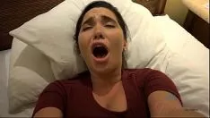 Abspielen PITITCA BRUNETTE FICKT MIT EINEM POLO SCHWARZE Brünette fickt im Hotel