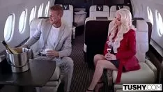 Play The blonde drinks until she gets drunk and then fucks hard on the plane