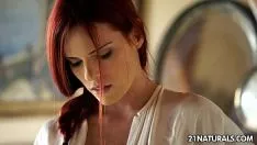 Play A redhead started to masturbate in the morning