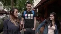 Redare Fete Care Se Fut In Cur Ia Interviu De La Un Tanar Care Le Fute