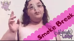 Oynat BBW Midnight Lust'un Sıcak Smoke Break Pornosu
