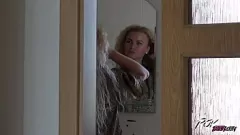 Jouer MILF bionda formosa non riesce ad avere abbastanza cazzo in un incontro hardcore