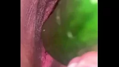 Jouer Wet and Wild : le spectacle de squirt de MILF Slutwife - Nouveau dans le porno !
