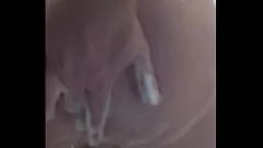 Reproduzir Sessão de masturbação do chuveiro com um toque de exploração anal