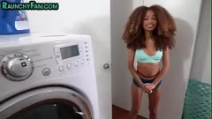Odtwórz Curvy Ebony-Strand-Sisterps i zabrudzony z kutasem Stepbro w intymnym spotkaniu POV