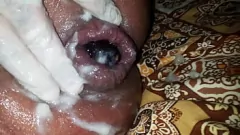 Jouer Big Cock Milf Anal Play con giocattolo e finitura cremosa