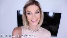 تصنع Ema أفلامًا إباحية مقابل المال مع المزيد من الرجال الموهوبين