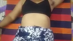 Redare Întâlnire de creampie în aer liber cu mătușa asiatică păroasă