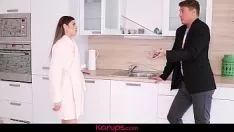 Reproducir Ella es un buen paracaídas malvado que quiere romperla