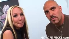 Afspelen Extreme hardcore fetish: vrouw domineert in een pijpbeurt en cuckold BDMS-sessie