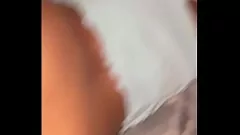 Jouer Un gros cul épais et juteux se fait pilonner par une énorme BBC lors d'une séance porno sauvage